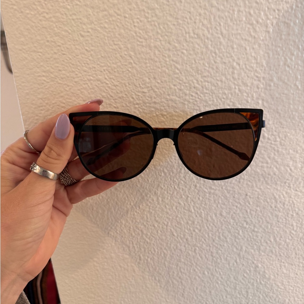 Volterre Dunes black and brown tortoise glasses